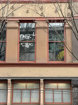 File:Graffiti Ref1306.webp