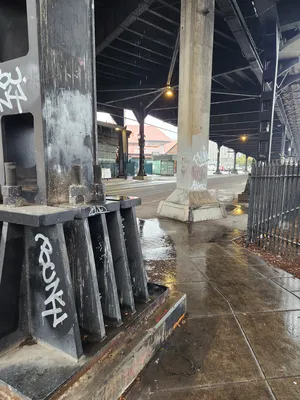 File:Graffiti Ref1049.webp